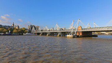 Hungerford Köprüsü ve Londra'da golden jubilee köprüler