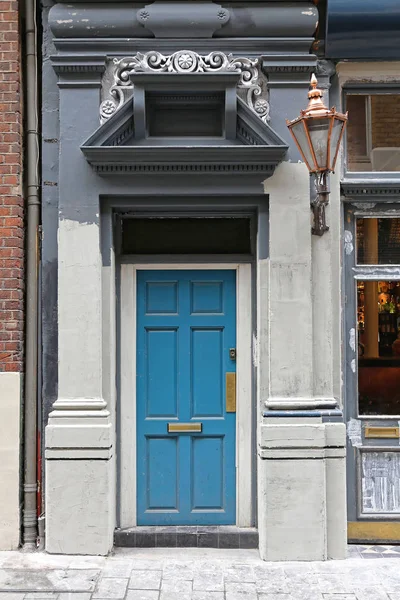 Blue Door Old House Entrance London — Stock Photo, Image