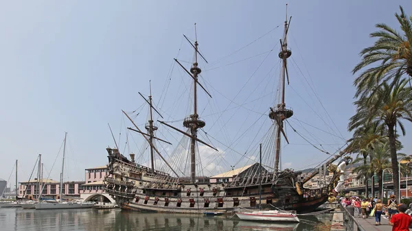 Genoa Itália Julho 2013 Navio Pirata Neptune Galeon Atracado Porto — Fotografia de Stock