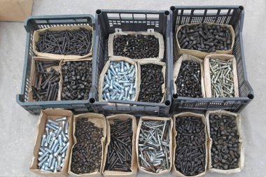 Hex kutular ve kasalar içinde fındık içi