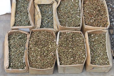 sürücüler için donanım mağazasında ahşap kutu