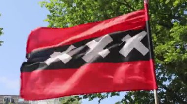 Amsterdam şehir resmi bayrağı üç X simgesi