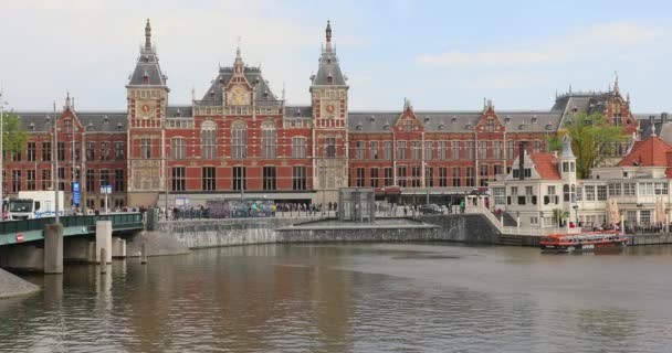 Amsterdam Países Bajos Mayo 2018 Edificio Estación Central Tren Amsterdam — Vídeo de stock