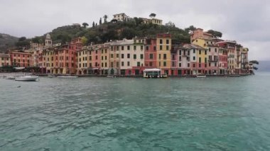 Küçük İtalyan köyü Portofino kış renkli ev ile