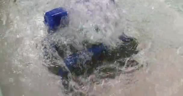 Robotic Aqua Bot Rover Piscina Cleaner — Vídeo de Stock