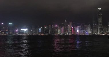 Hong Kong Victoria Limanı üzerinden Geceleri ışıkları