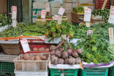 Beetroots ve çiftçi pazarda Hong Kong yeşil sebzeler