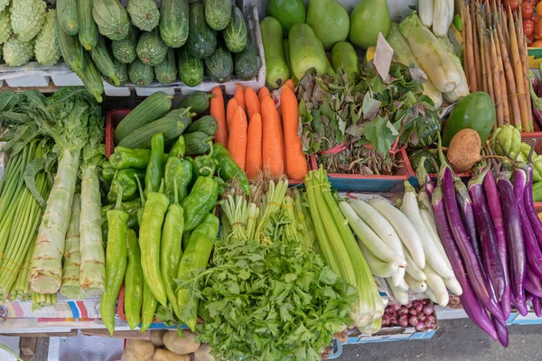 香港の小さな露店で新鮮な野菜 — ストック写真