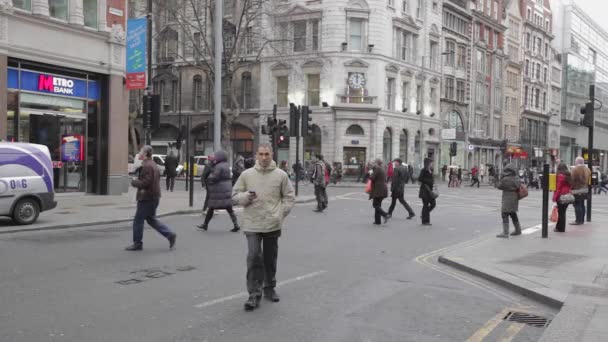 Лондон Великобританія Січня 2013 Перетині Високого Вулиці Holborn Саутгемптона Рядка — стокове відео