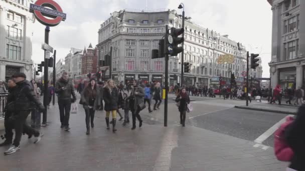 Londres Reino Unido Enero 2013 Multitud Peatones Oxford Circus Intersection — Vídeos de Stock