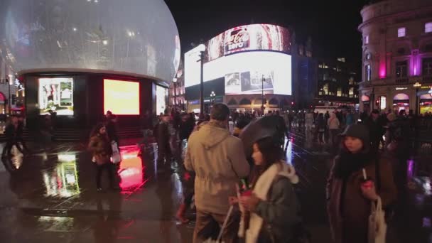 Londres Reino Unido Novembro 2013 Piccadilly Circus Square Big Snowglobe — Vídeo de Stock