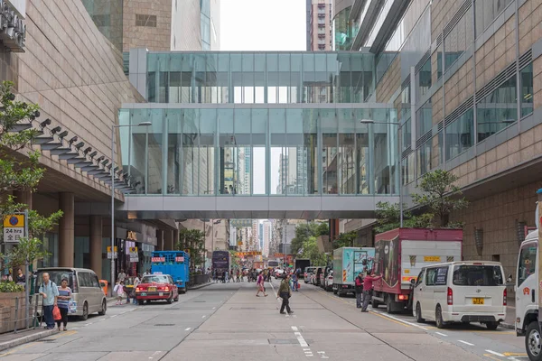 Kowloon Hong Kong Abril 2017 Puente Peatonal Cristal Entre Dos —  Fotos de Stock