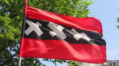 Amsterdam şehir resmi bayrağı üç X simgesi