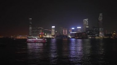 Kowloon yan Hong Kong Victoria Limanı üzerinden Geceleri ışıkları