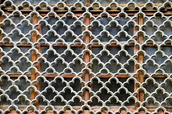 Vieja Ventana Mezquita Con Barra Metálica Decorativa —  Fotos de Stock