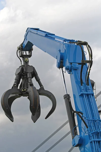 Crane Arm Open Claw Scrap Yard — Stock Photo, Image