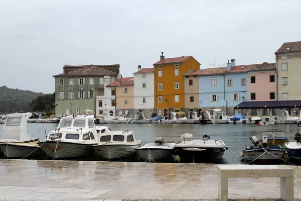 Cres Croácia Maio 2010 Edifícios Pitorescos Porto Para Pequenos Barcos — Fotografia de Stock