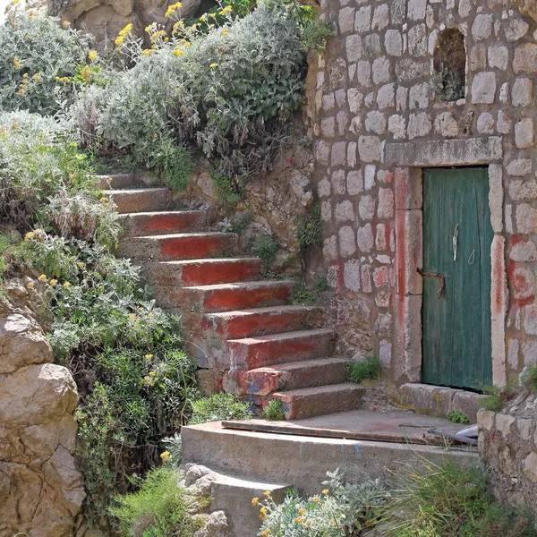 Merdiven Kapı Girişine Taşlar Mağaralarda — Stok fotoğraf