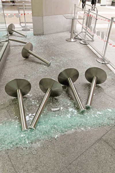 Gran Pila Vidrios Rotos Después Del Daño Del Vandalismo — Foto de Stock
