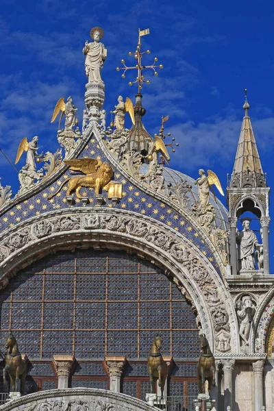 意大利威尼斯 2010年6月16日 意大利威尼斯圣马可大教堂天使与翼狮的使徒圣马可 — 图库照片