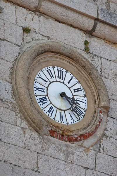 Relógio Edifício Antigo Gourds Village França — Fotografia de Stock