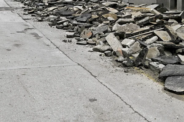 Danni Massicci Asfalto Con Crepe Sulla Strada — Foto Stock