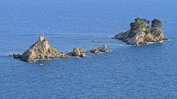 Duas Ilhas Remotas Saint Sunday Katic Montenegro Mar Adriático — Fotografia de Stock