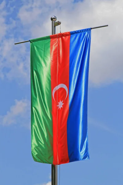 Μετάξι Σημαία Του Αζερμπαϊτζάν Τρίχρωμη Crescant — Φωτογραφία Αρχείου