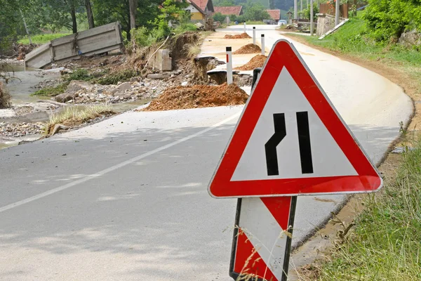 Beschädigte Straße Nach Verheerender Flutkatastrophe — Stockfoto