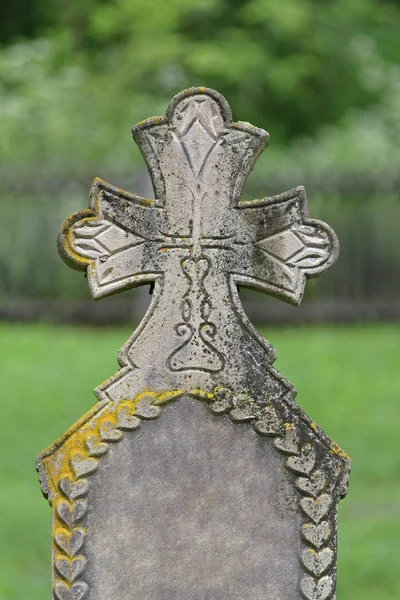 Christian Headstone Ile Çapraz Eski Mezar — Stok fotoğraf