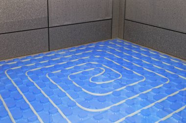 Kat kalorifer sistemi altında verimli montajı