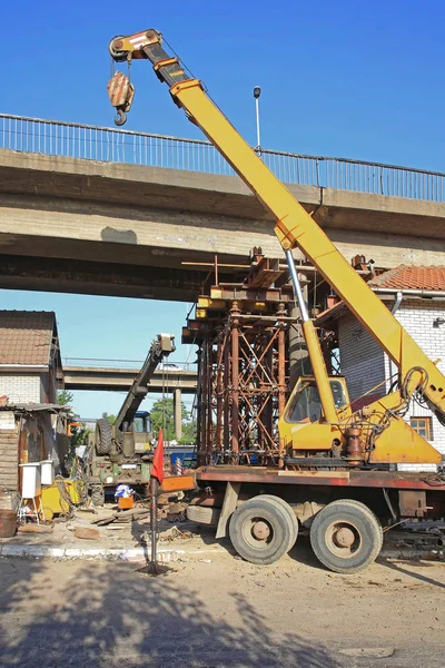 Crane Scaffolding Support Damaged Bridge Construction Site Repairs — Stock Photo, Image