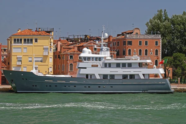 Venedig Italien Juli 2011 Super Yacht Axantha Förtöjda Vid Solig — Stockfoto