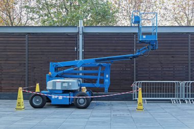 Kendi Propeled Blue Teleskopik bom Lift Platform makine