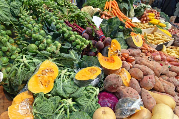 Puesto Mercado Agricultores Con Verduras Ecológicas —  Fotos de Stock