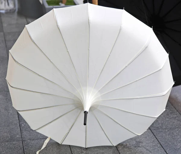 Vista Superior Parasol Blanco Minimalista Abierto — Foto de Stock