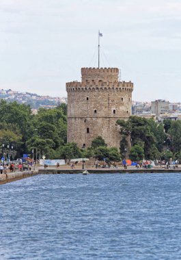 Thessaloniki, Yunanistan - 01 Temmuz 2011: Beyaz Tower Landmark kale Thessaloniki, Yunanistan.