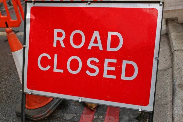 Kırmızı işaret hakkında bilgilendirilmesi yol devam kapalı