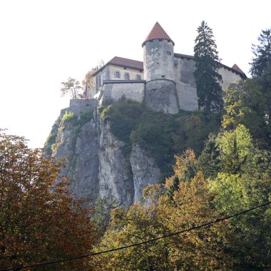 Slovenya Hill'de tepesindeki Ortaçağ Bled Kalesi