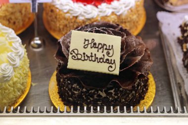 Mutlu Yıllar Çikolatalı Pastası