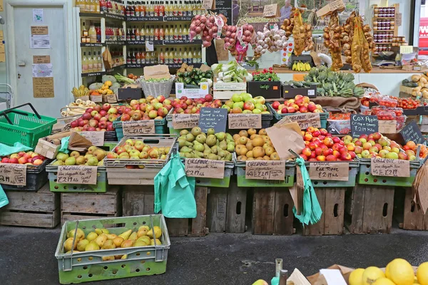 London United Kingdom November 2013 Variety Fruits Vegetables Sale Borough — Stock Photo, Image