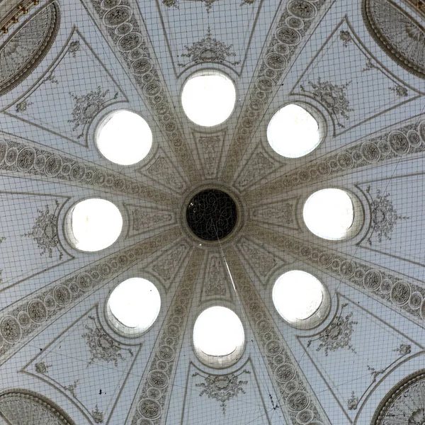 Wnętrze Kopuły Oknem Dachowym Wiedniu — Zdjęcie stockowe