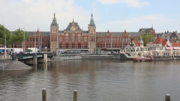 Amsterdam Pays Bas Mai 2018 Bâtiment Gare Centrale Canal Eau — Video