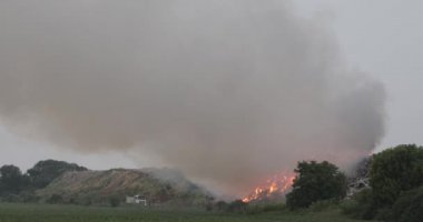 Çöp yangın duman hava kirliliği düzenli depolama