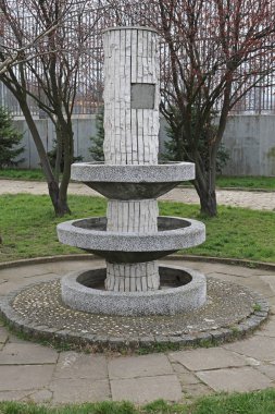 Üç Katlı Mermer Taş Su Pınarı