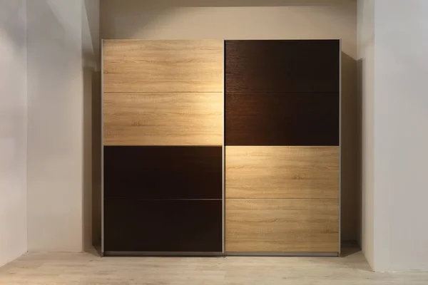 Armoire Avec Portes Carrées Bois Dans Chambre Coucher — Photo