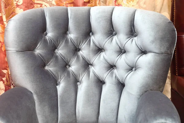 間近でシルバー ベルベットのショットを取り付ける椅子のパターン — ストック写真