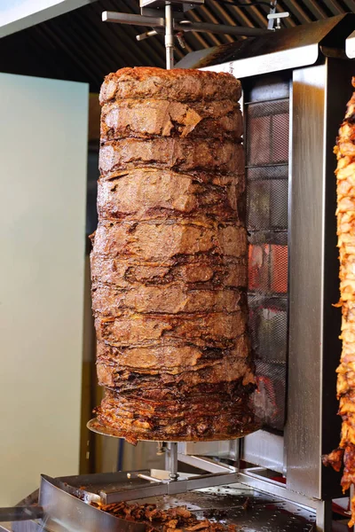 Lamm Kebab Vid Vertical Grill Rotisserie — Stockfoto