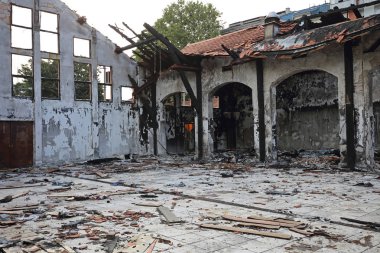 Yangından Sonra Hasarlı Bina Yapısı