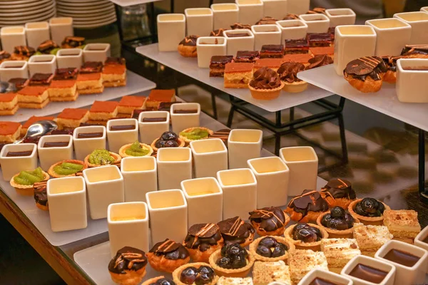 Serveras Party Dessert Söt Mat Mängd Blandning — Stockfoto